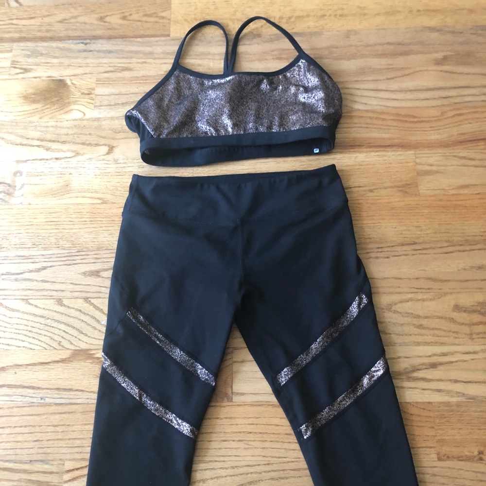 Fabletics 2 piece outfit. Like new. Worn once